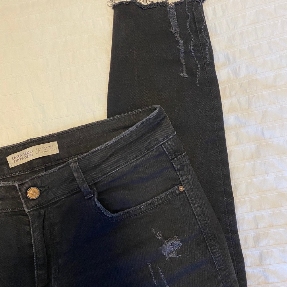 Black distressed Zara jeans